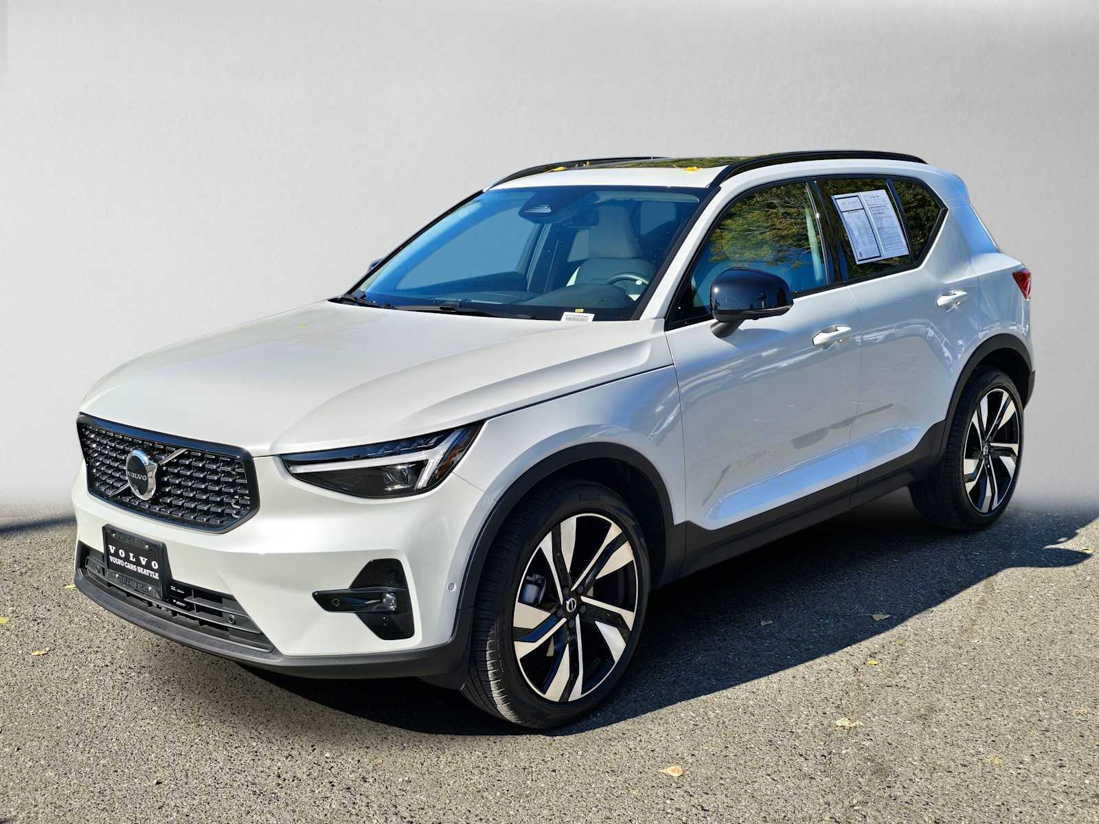 2026 Volvo XC40 Plus - Photo 7