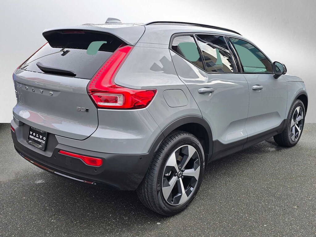 New 2026 Volvo XC40 B5 Plus SUV