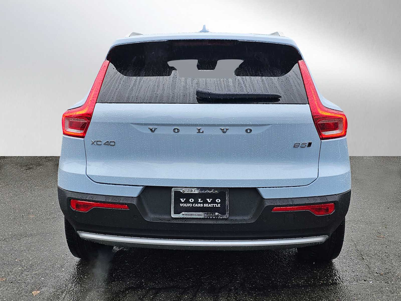 2025 Volvo XC40 Core photo 4