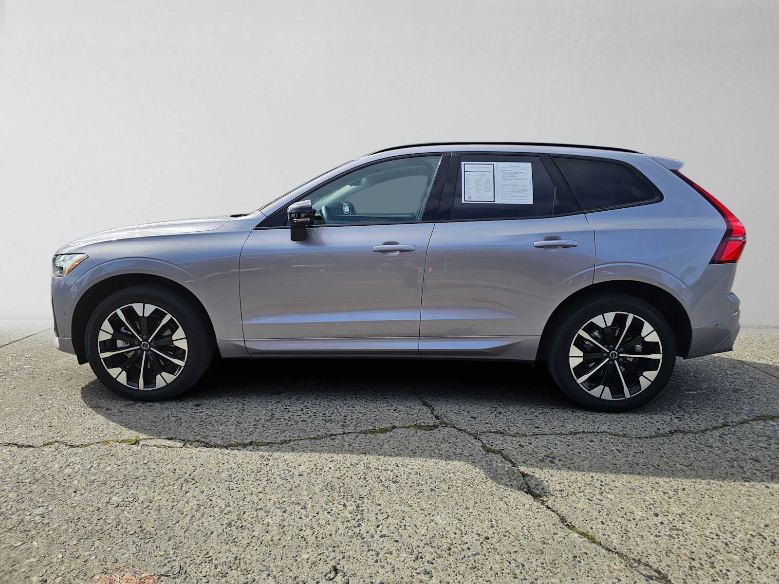 2026 Volvo XC60 Plus - Photo 6
