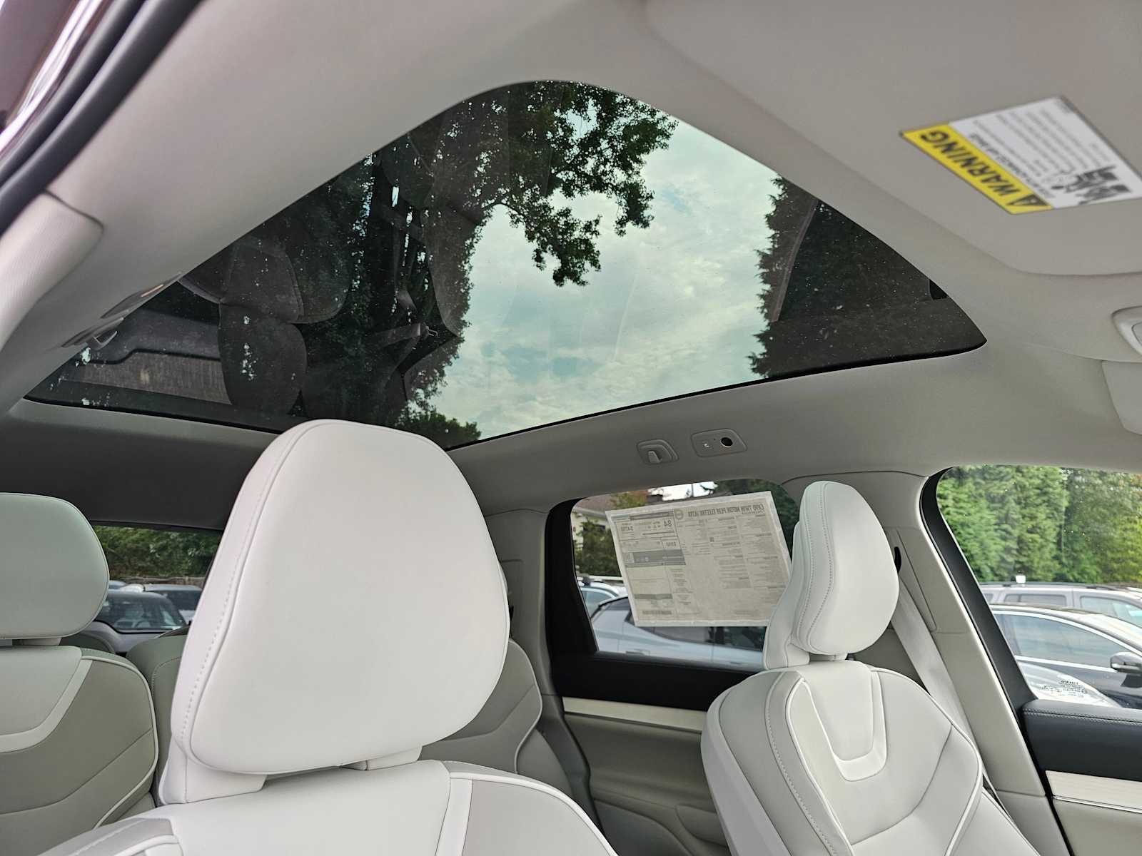 2025 Volvo EX90 Ultra - Photo 11