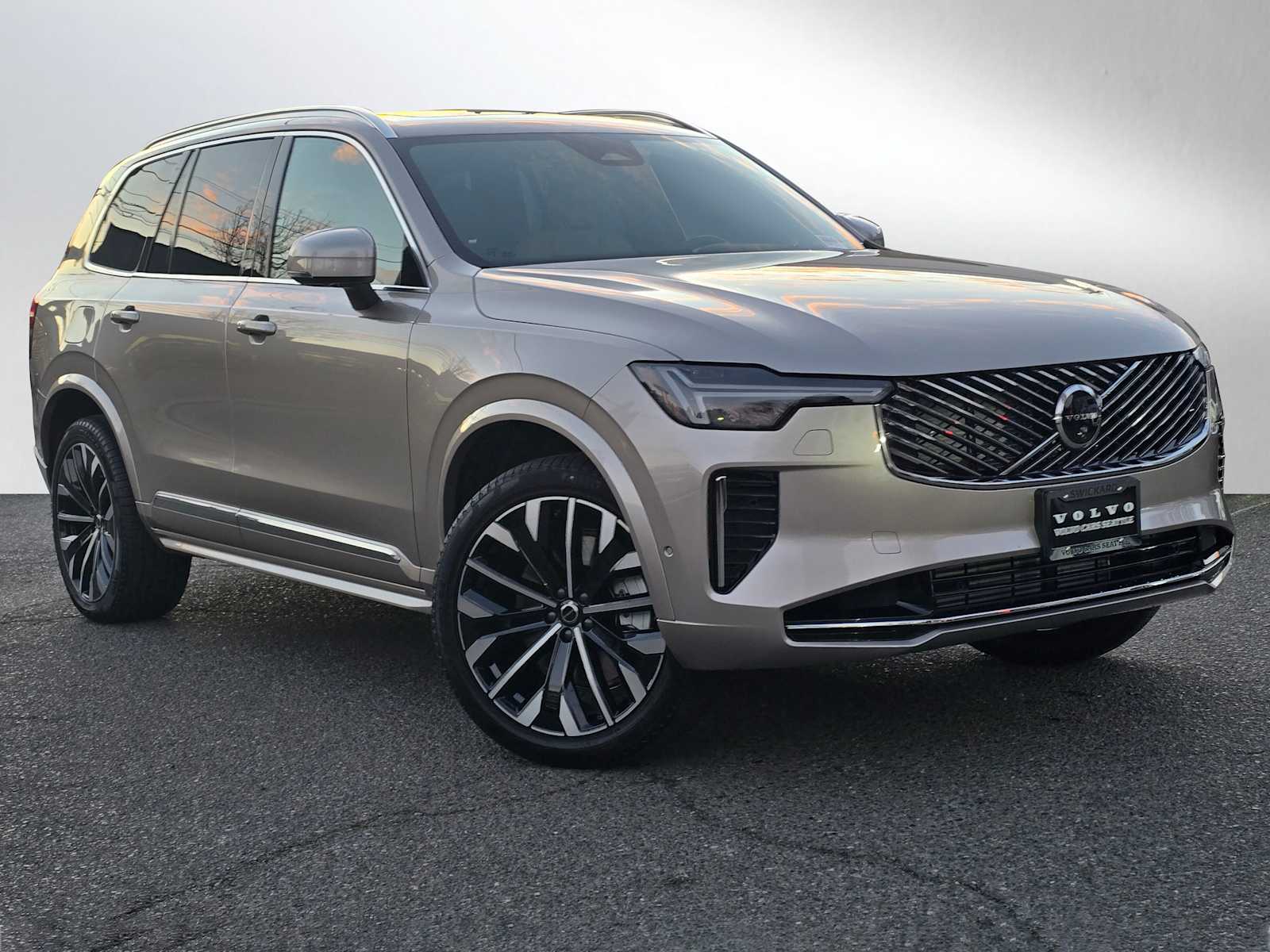 2026 Volvo XC90 T8 Recharge Plus Bright 7-Seat 4WD's photo
