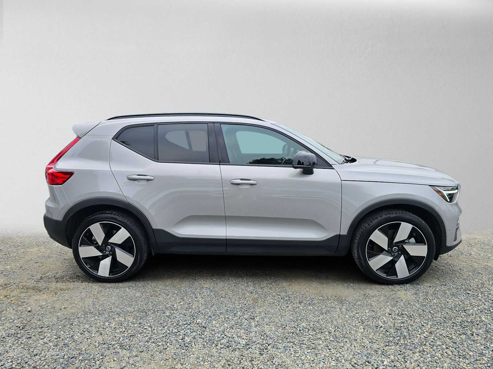 Used 2024 Volvo XC40 Plus with VIN YV4ER3XL7R2263842 for sale in Seattle, WA