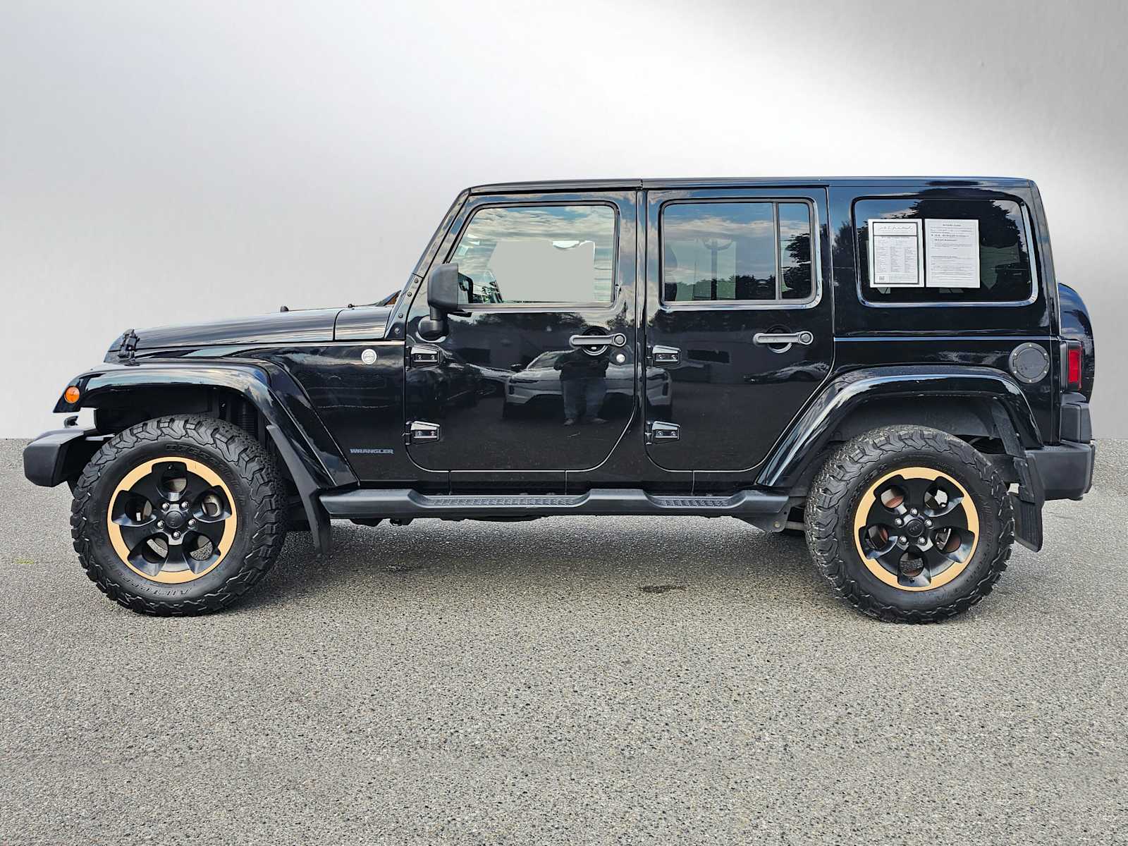 2014 Jeep Wrangler Unlimited Dragon Edition photo 4