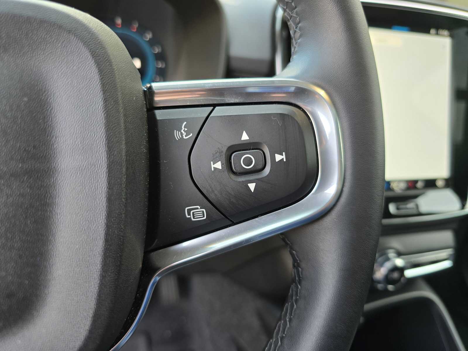 2025 Volvo XC40 Core - Photo 29