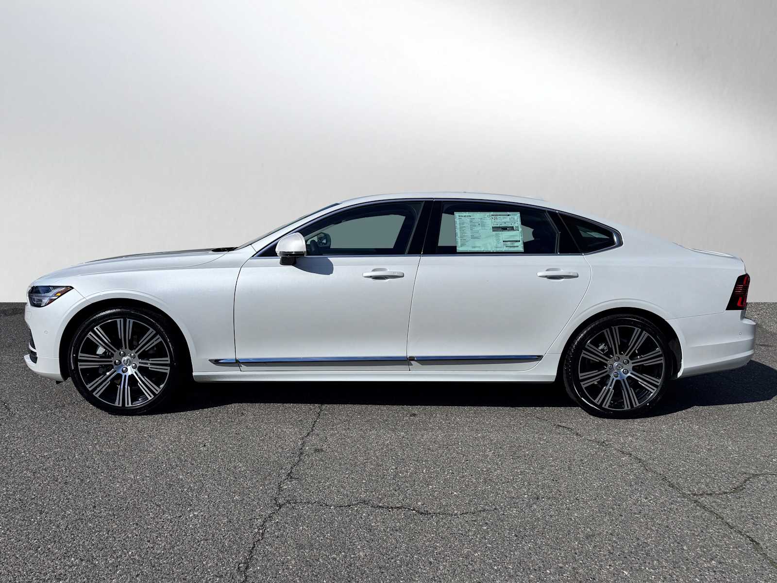 2025 Volvo S90 photo 2