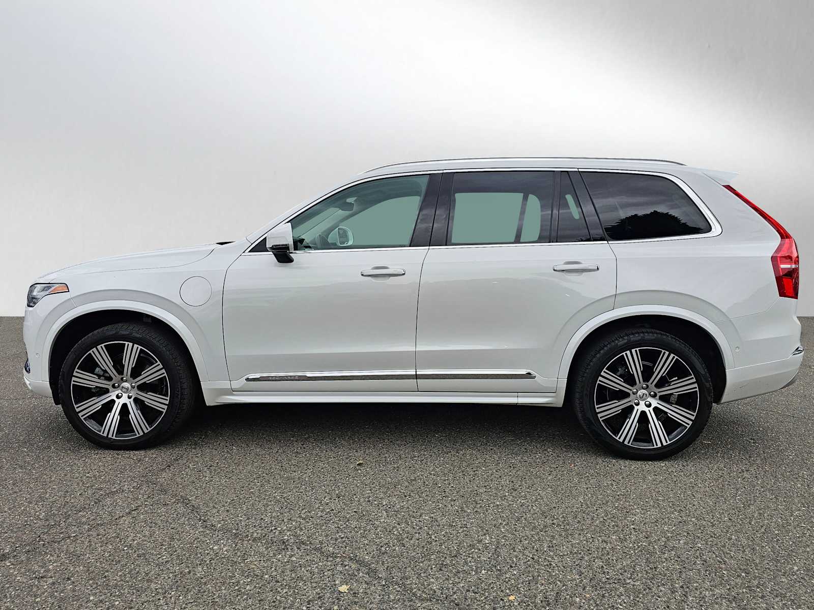 2022 Volvo XC90 Recharge T8 Inscription photo 4
