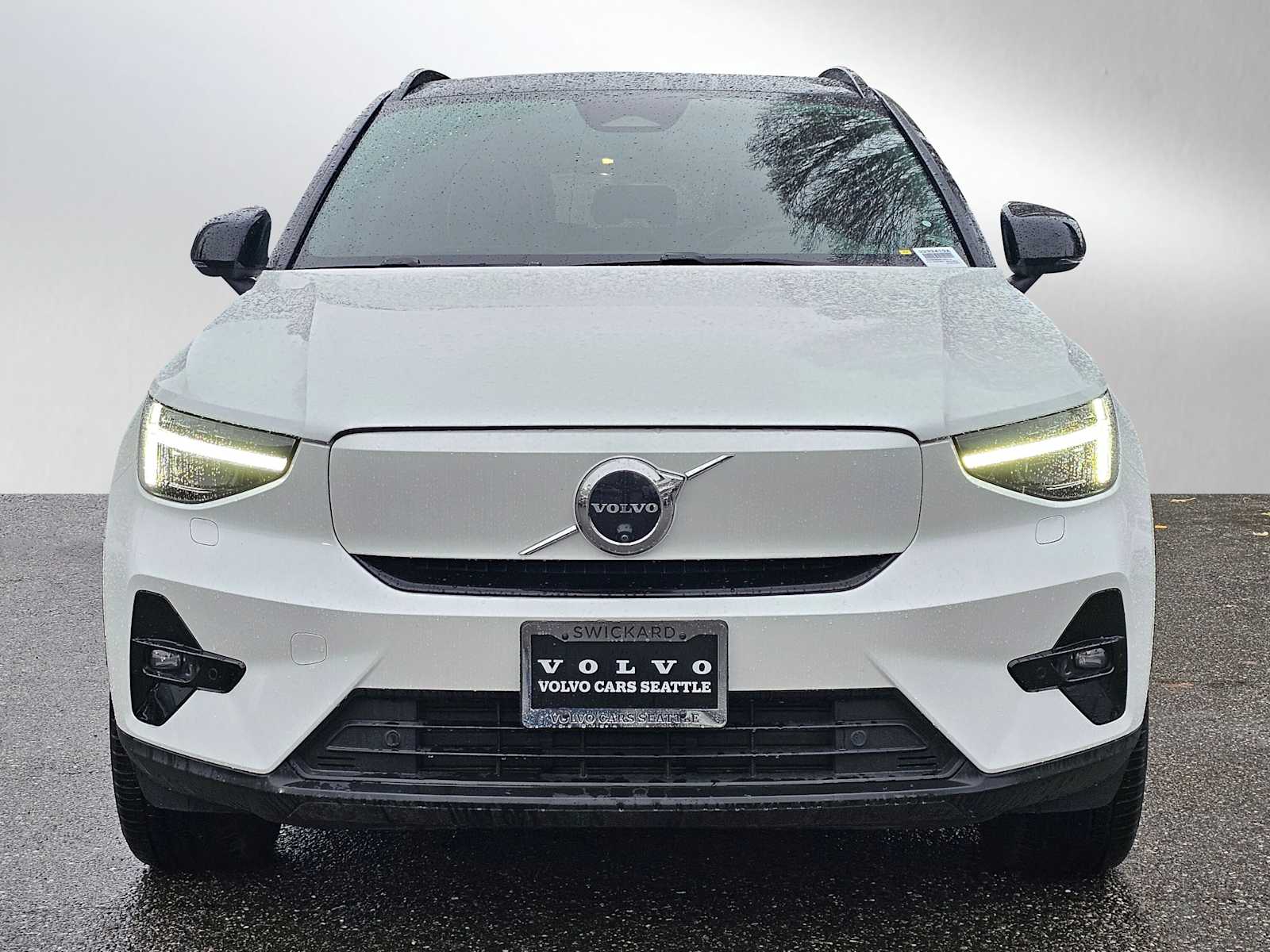 2024 Volvo XC40 Recharge Twin Ultimate photo 2