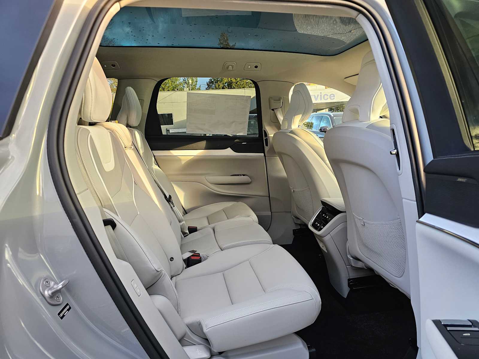 2025 Volvo EX90 Plus - Photo 12