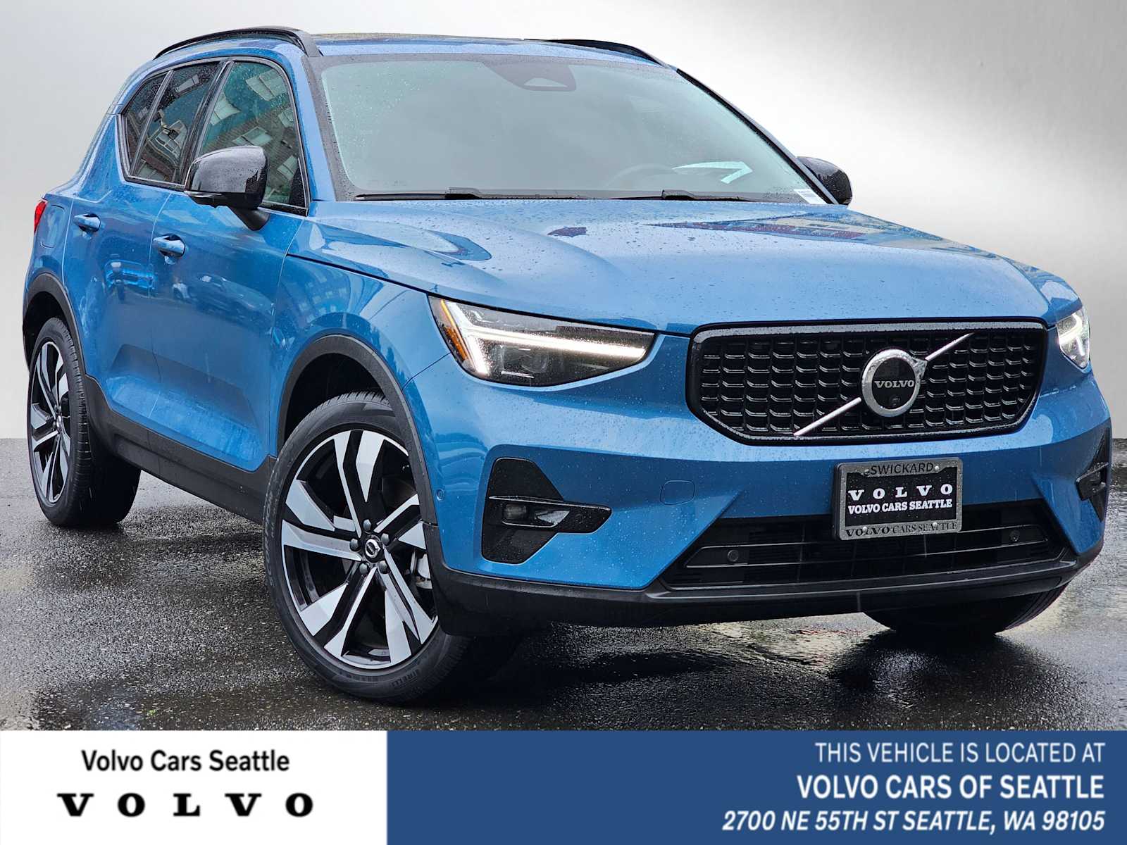 2023 Volvo XC40 B5 Ultimate Dark AWD's photo