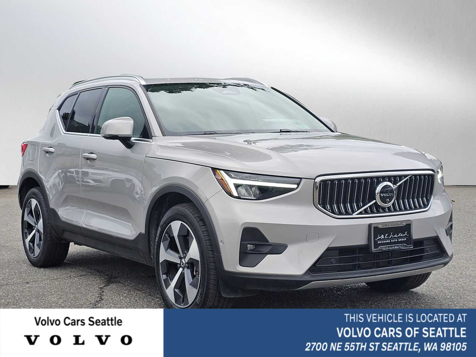 2024 Volvo XC40 B5 Plus Bright