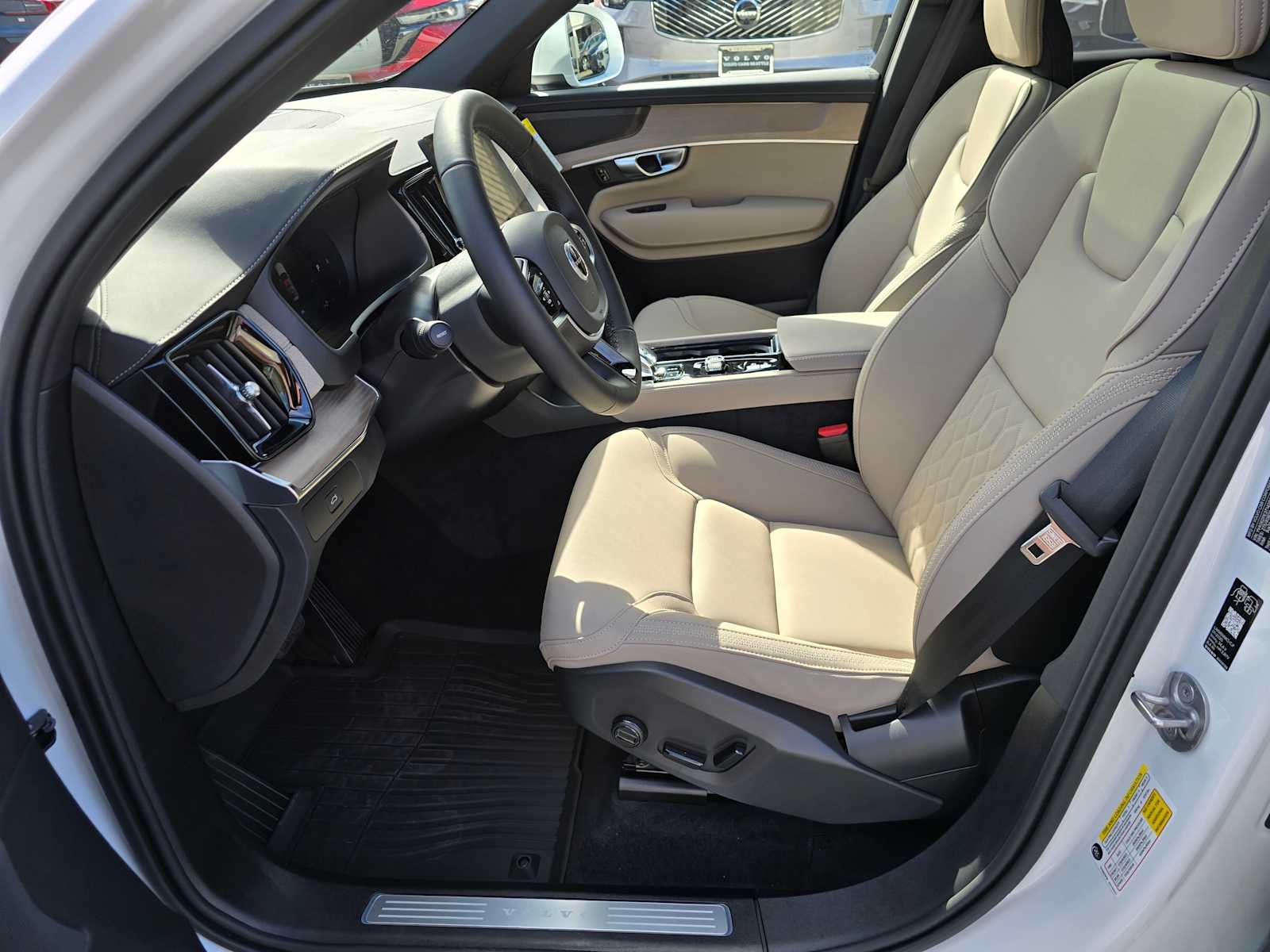 2026 Volvo XC90 Plus - Photo 22