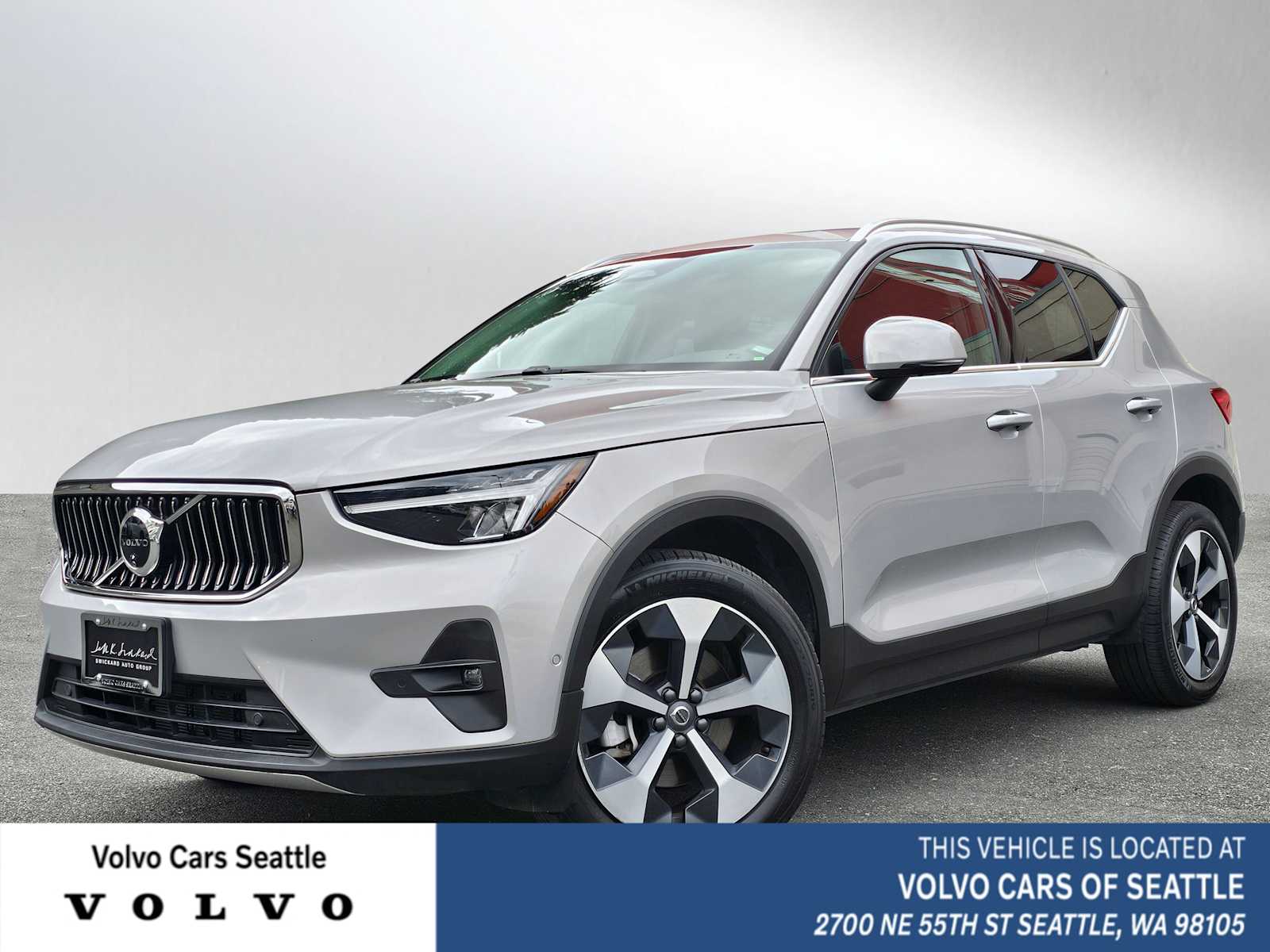 2024 Volvo XC40 B5 Plus Bright