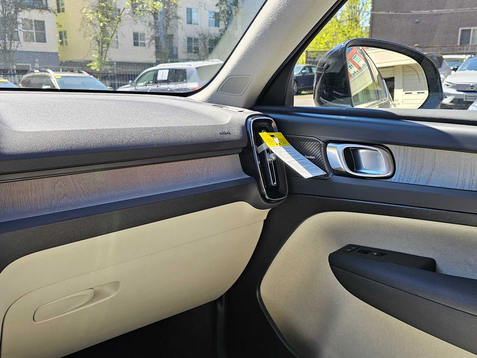 2025 Volvo XC40 Ultra - Photo 27