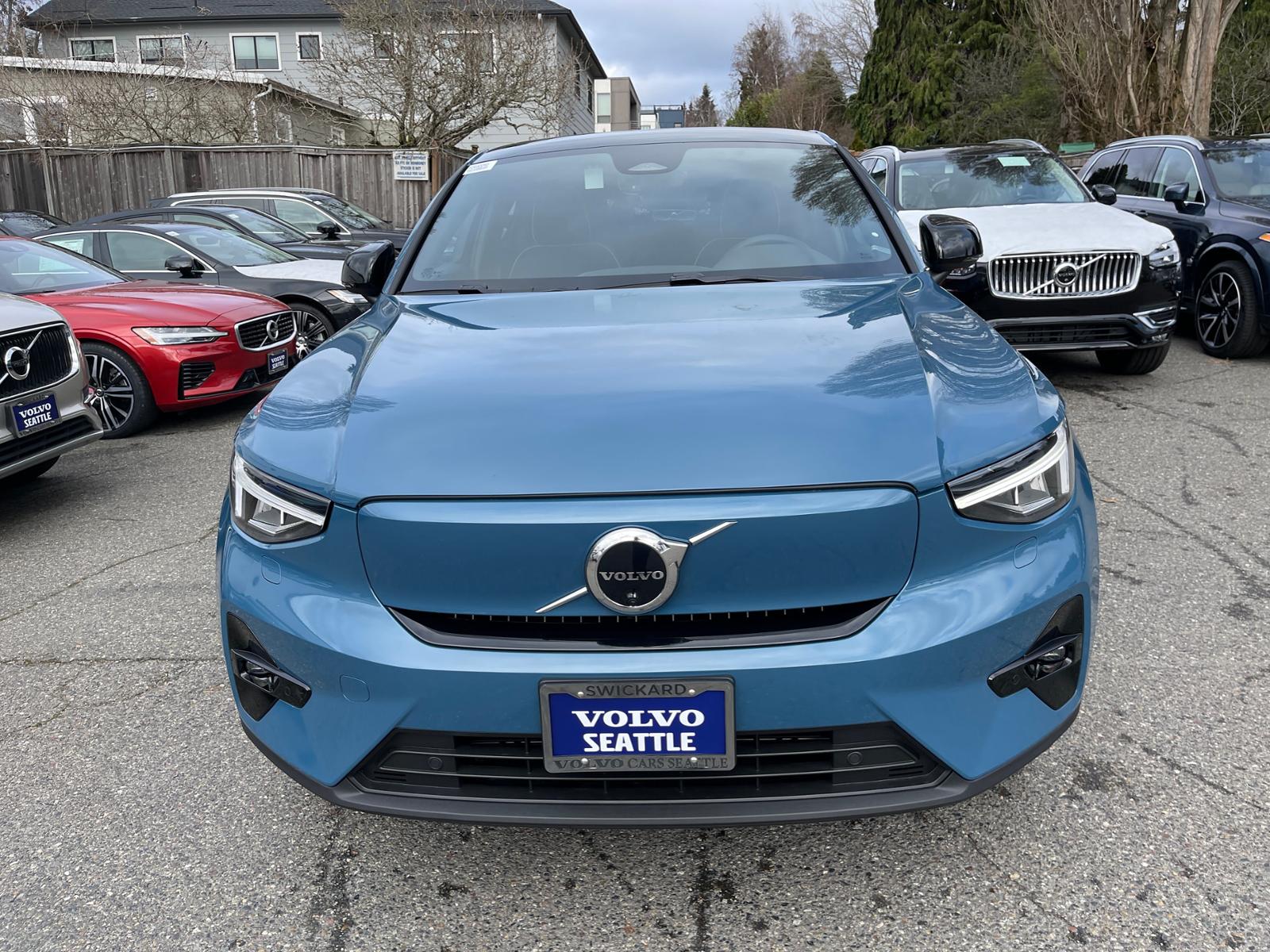 2023 Volvo C40 Recharge Ultimate photo 3