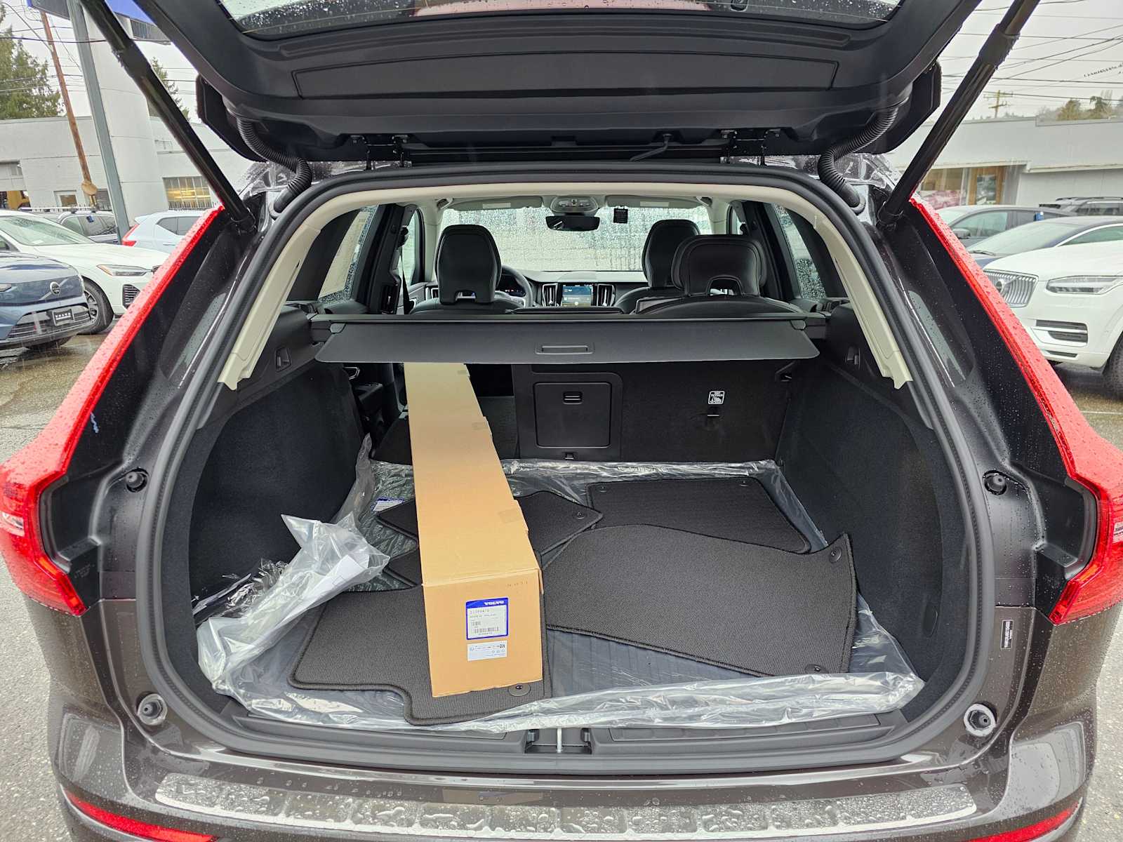 2025 Volvo XC60 Core - Photo 17