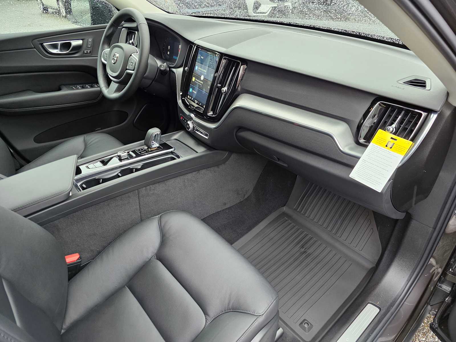 2025 Volvo XC60 Core - Photo 12