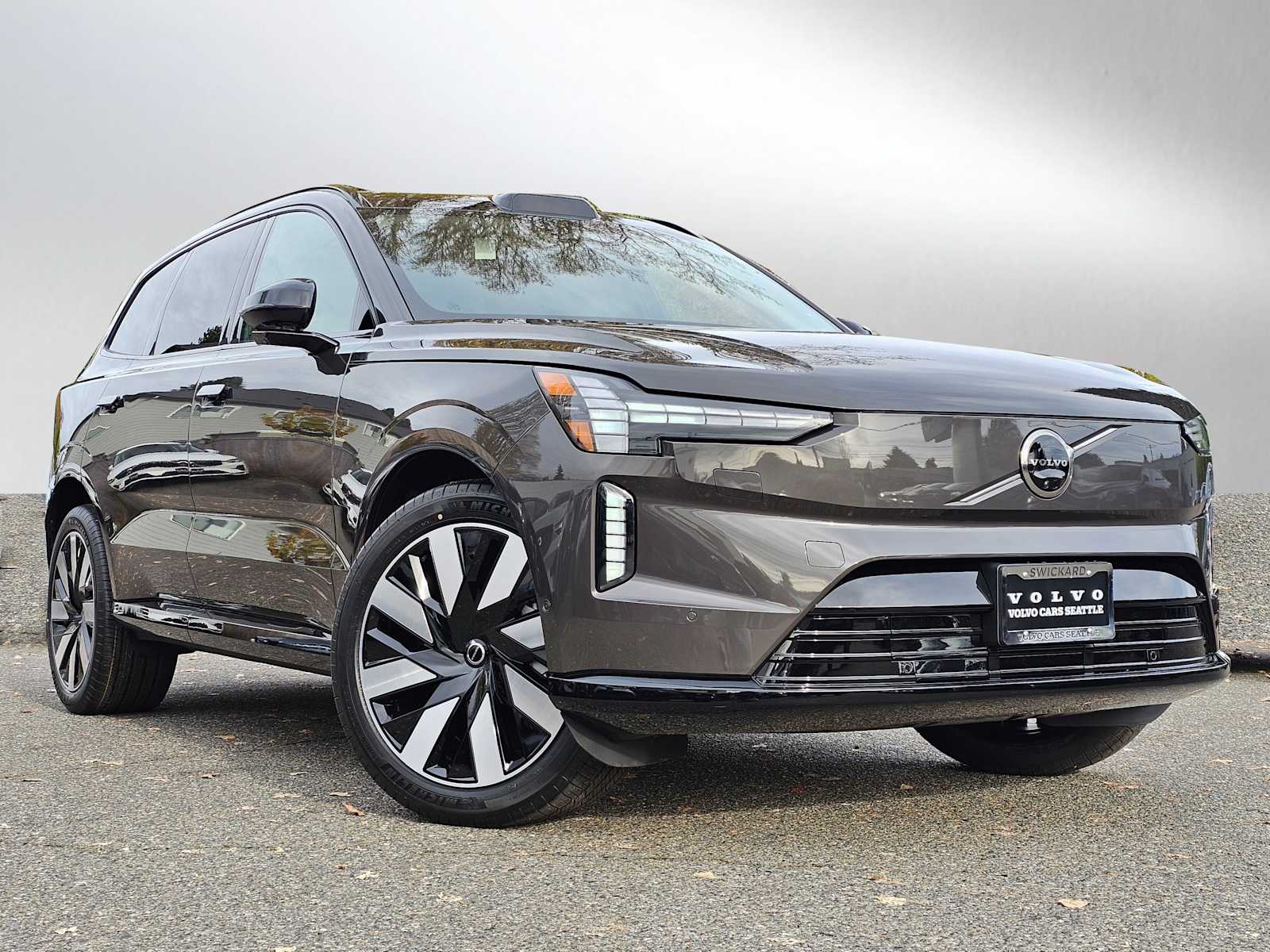 2025 Volvo EX90 Plus's photo