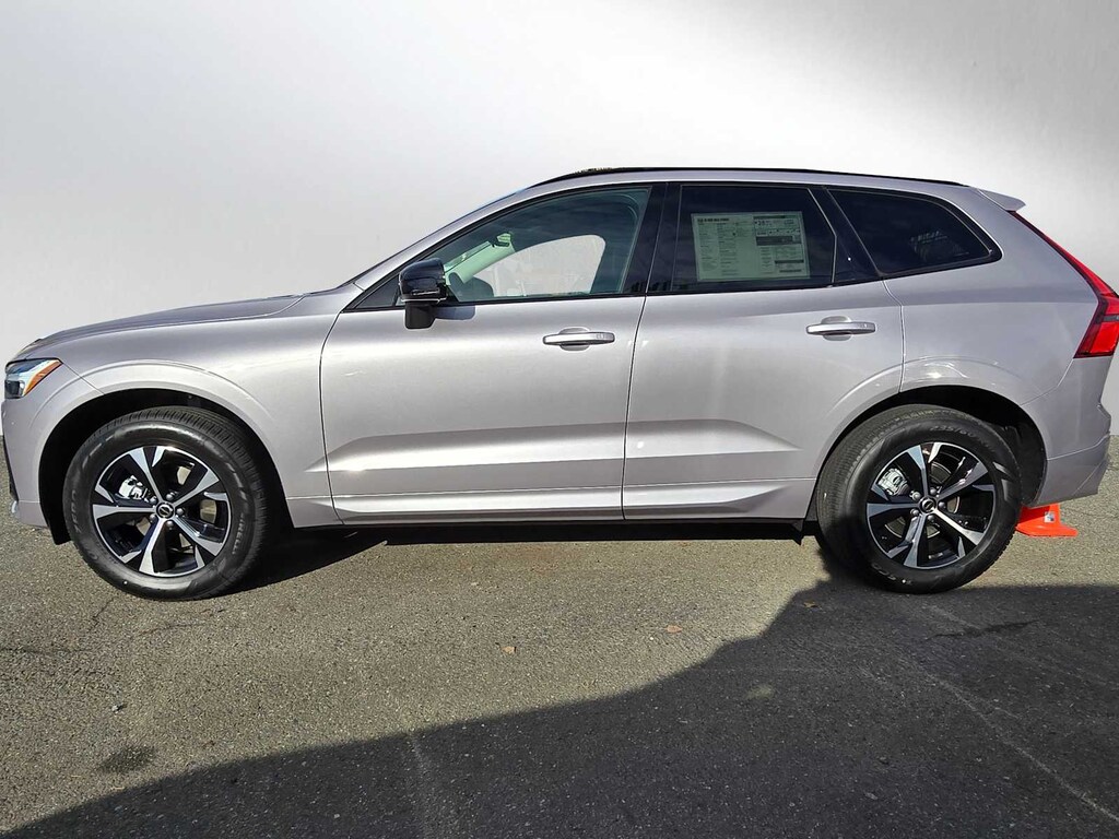 New 2026 Volvo XC60 B5 Core SUV