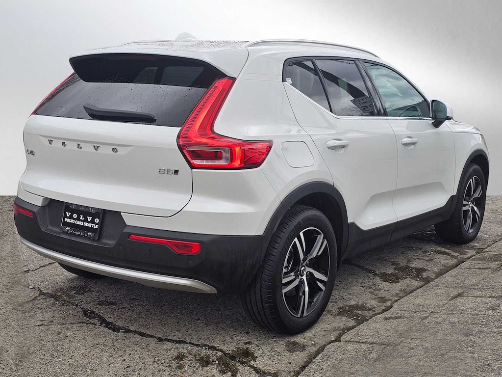 Certified 2025 Volvo XC40 B5 Core Bright Theme SUV