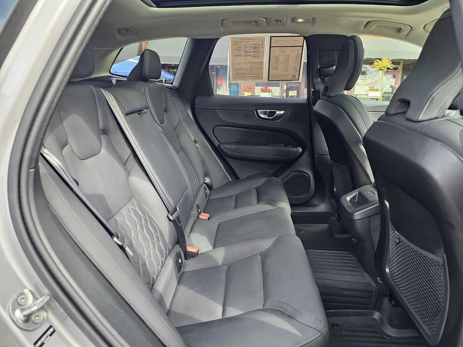 2026 Volvo XC60 Plus - Photo 14