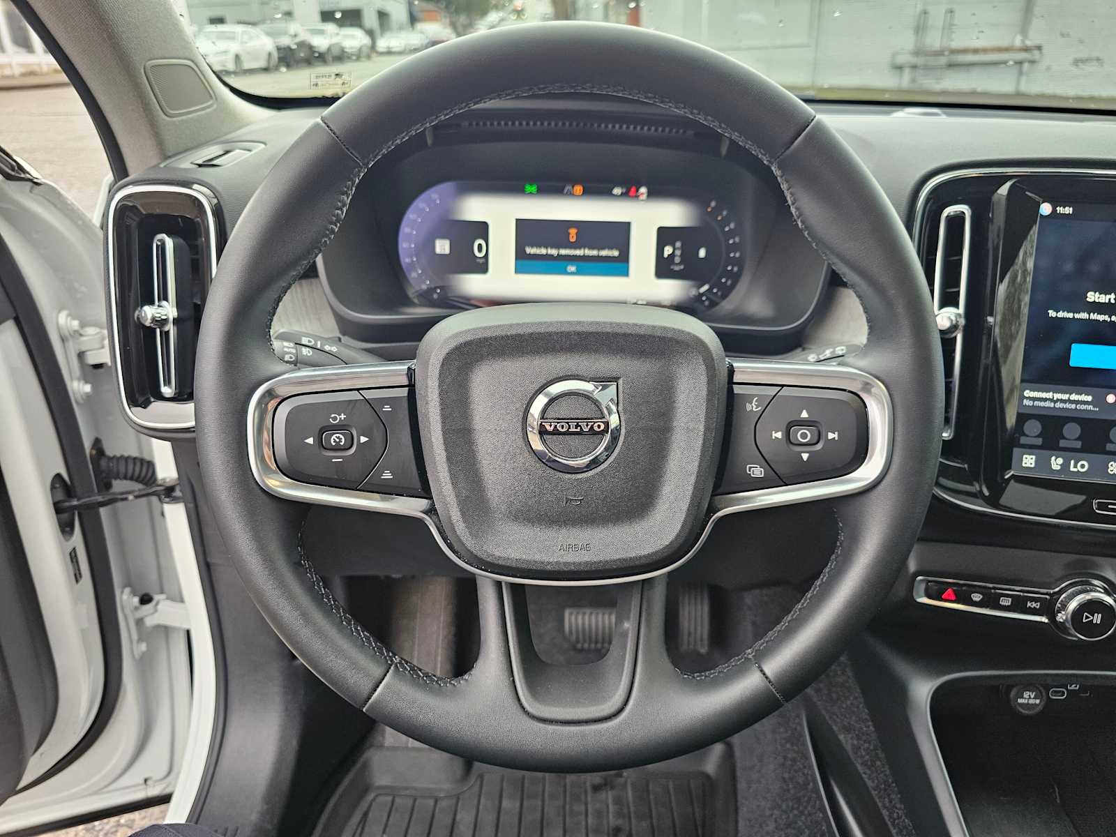 2025 Volvo XC40 Core - Photo 28