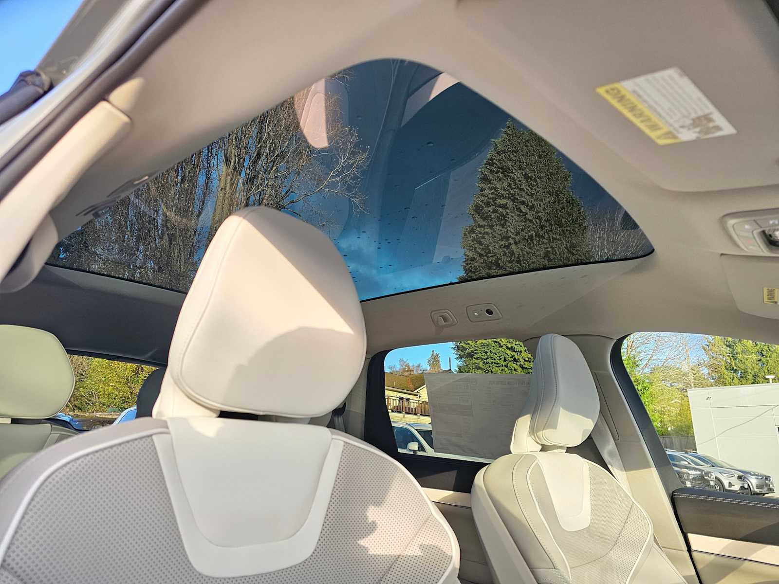 2025 Volvo EX90 Plus - Photo 11