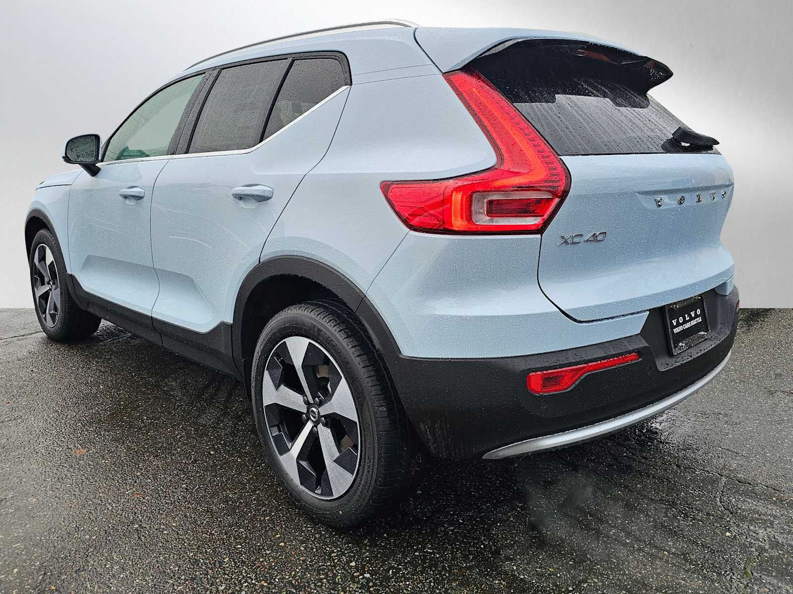 2025 Volvo XC40 Core photo 3