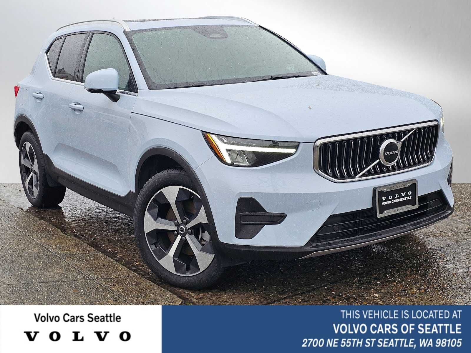 2025 Volvo XC40 Core