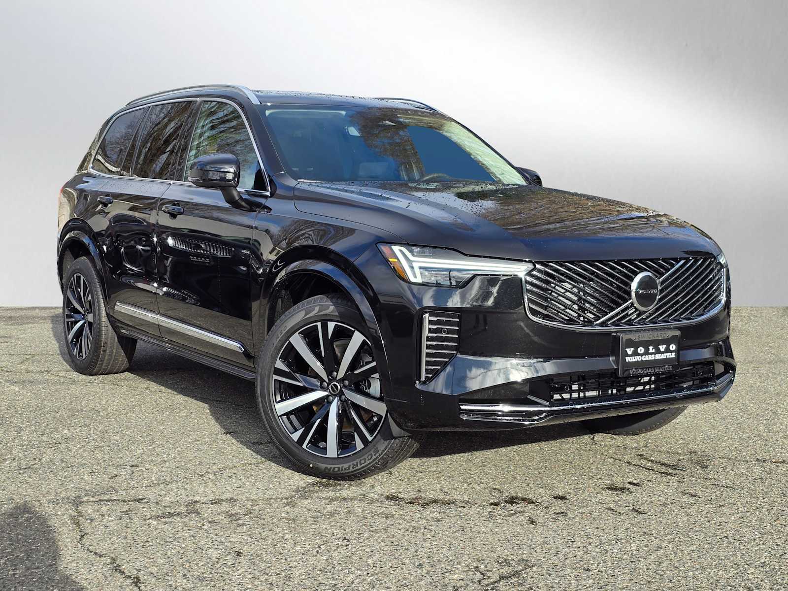 2026 Volvo XC90 Core's photo