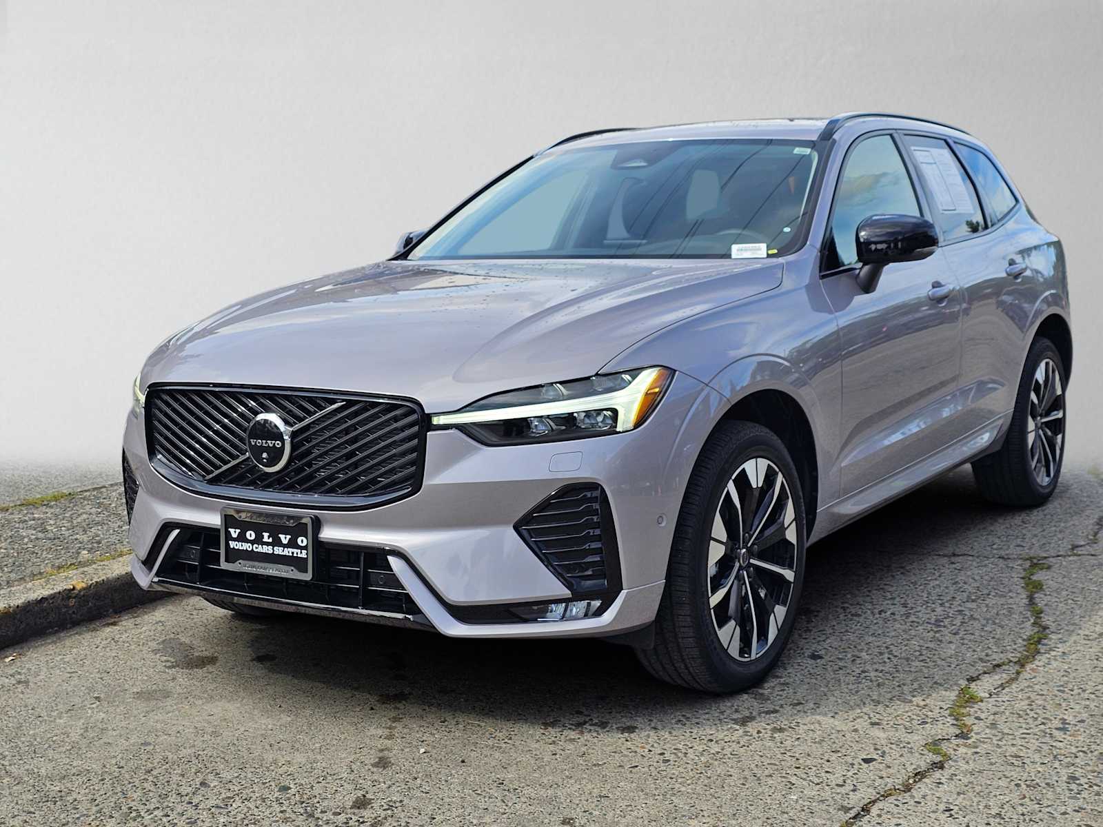 2026 Volvo XC60 Plus - Photo 7