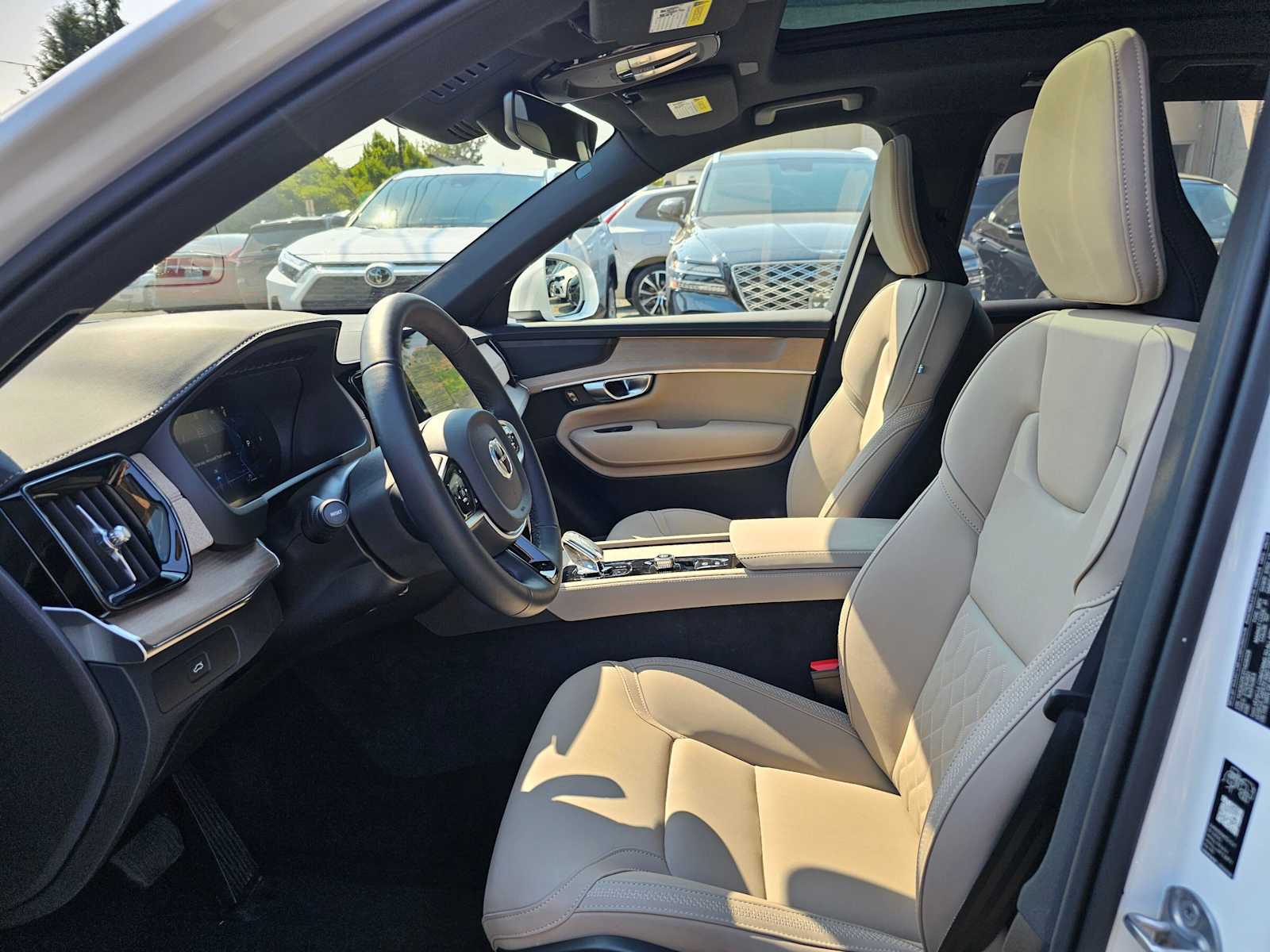 2026 Volvo XC90 Plus - Photo 22