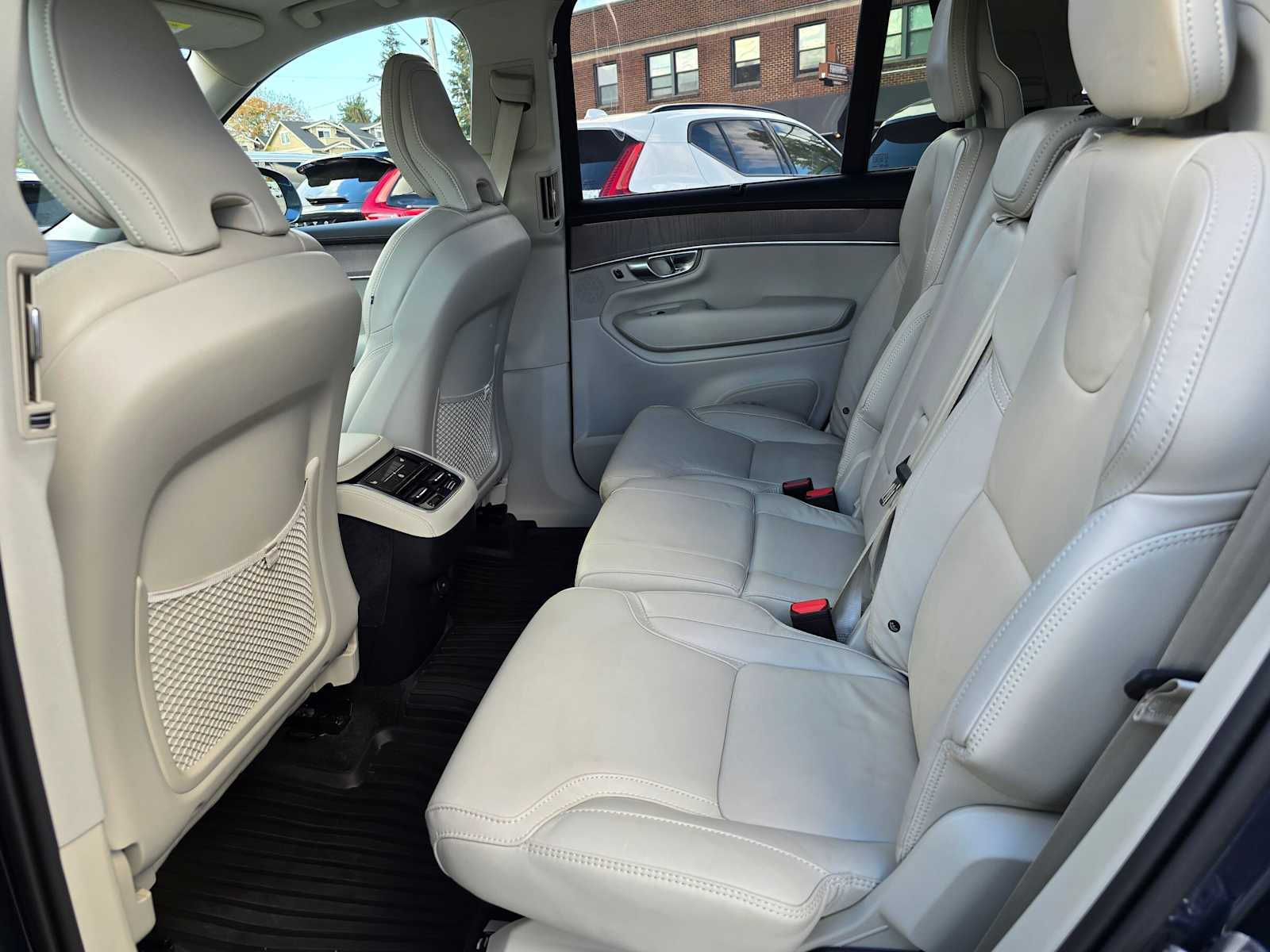 2026 Volvo XC90 Ultra - Photo 18