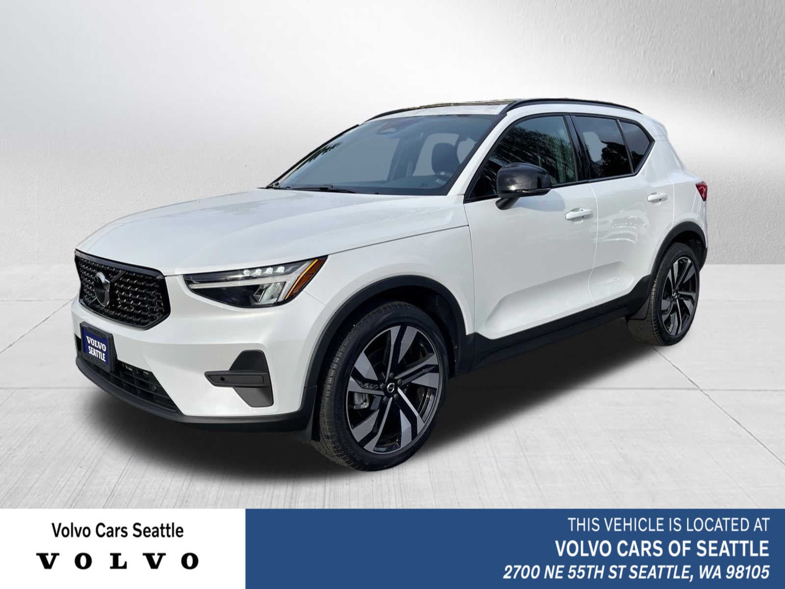 2023 Volvo XC40 Plus's photo
