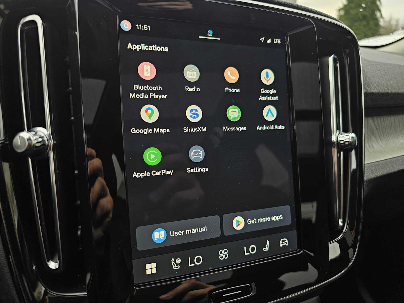 2025 Volvo XC40 Core - Photo 32