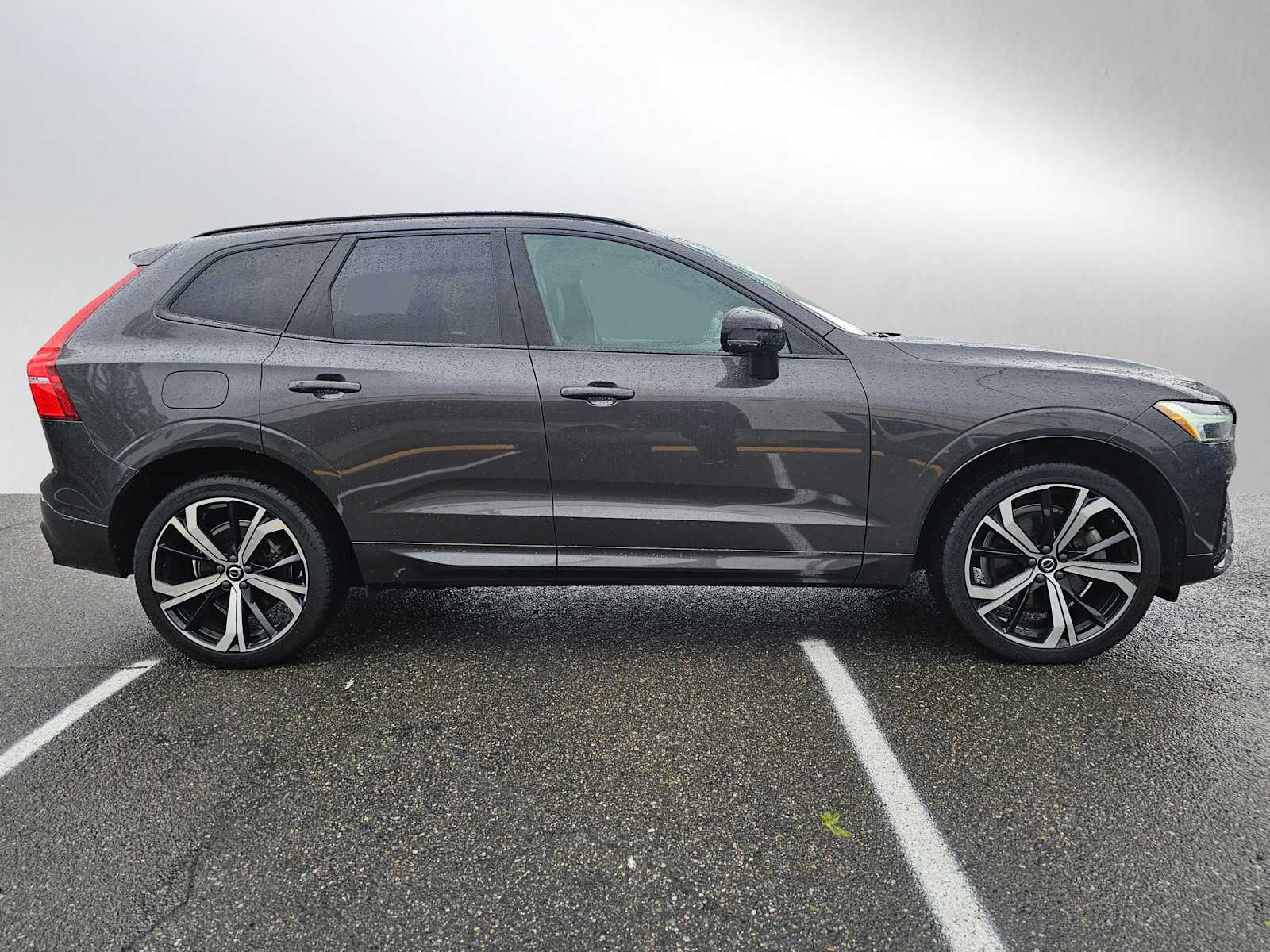 Used 2022 Volvo XC60 R-Design with VIN YV4H60DM9N1034337 for sale in Seattle, WA