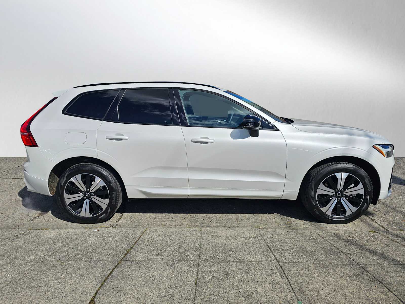 Certified 2025 Volvo XC60 Core with VIN YV4H60RJ4S1102117 for sale in Seattle, WA