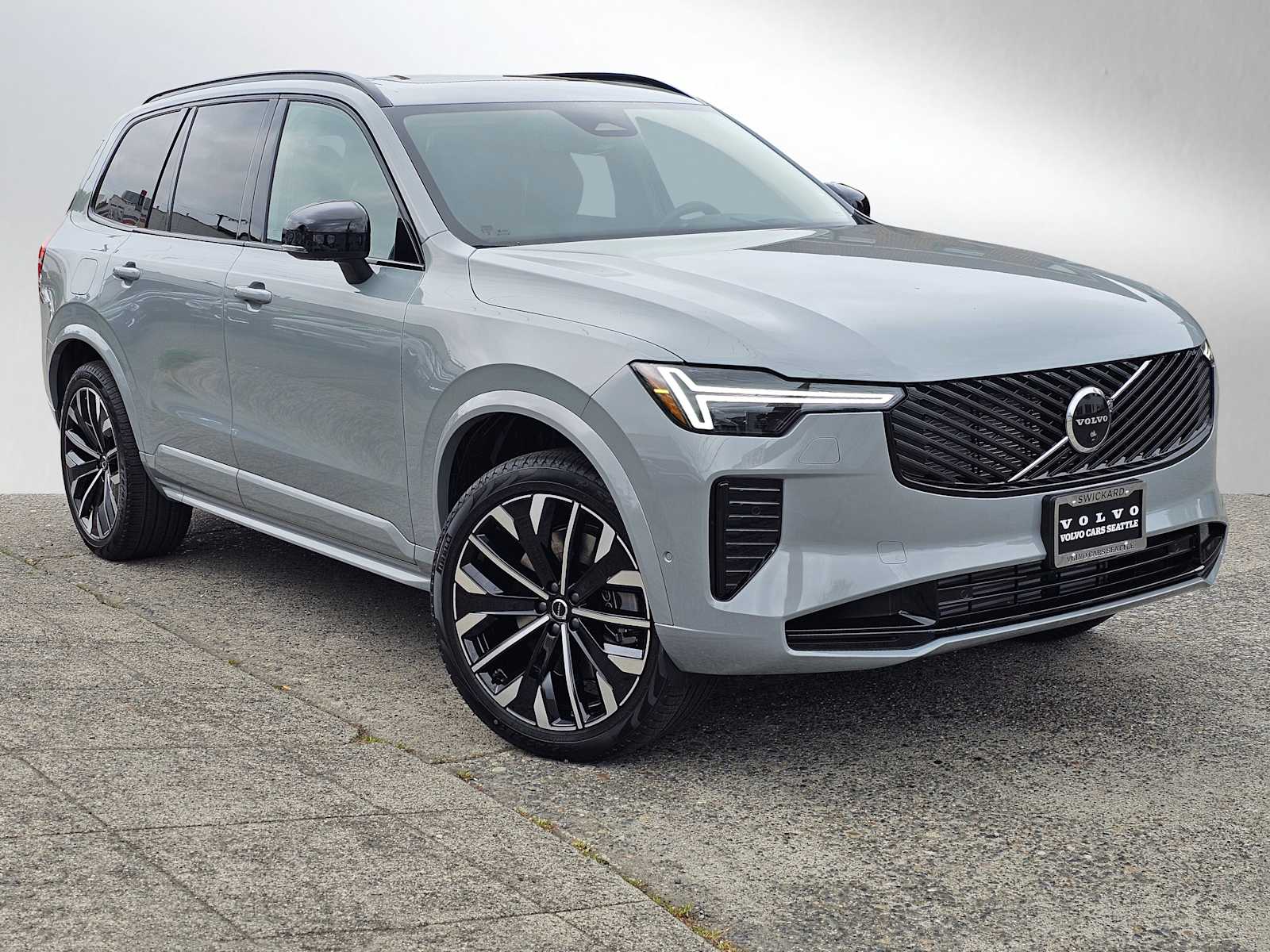 2026 Volvo XC90 T8 Recharge Ultra Dark 4WD's photo