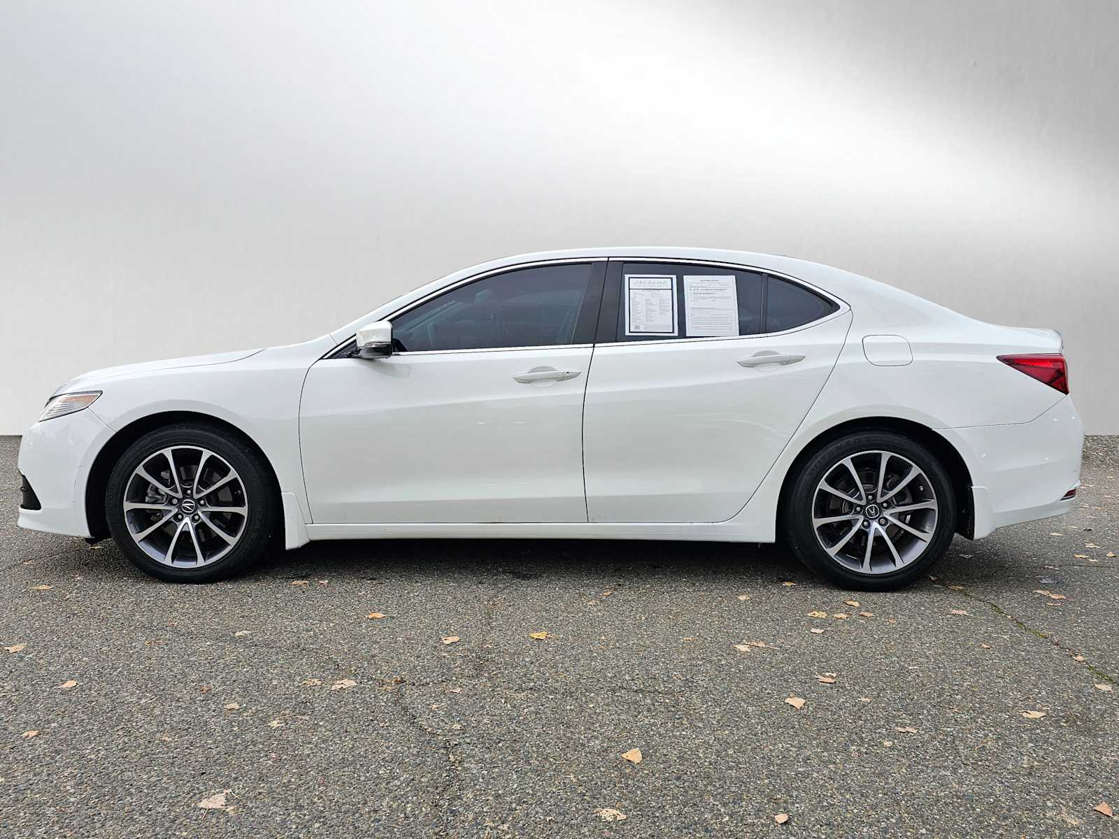 2017 Acura TLX Technology photo 4