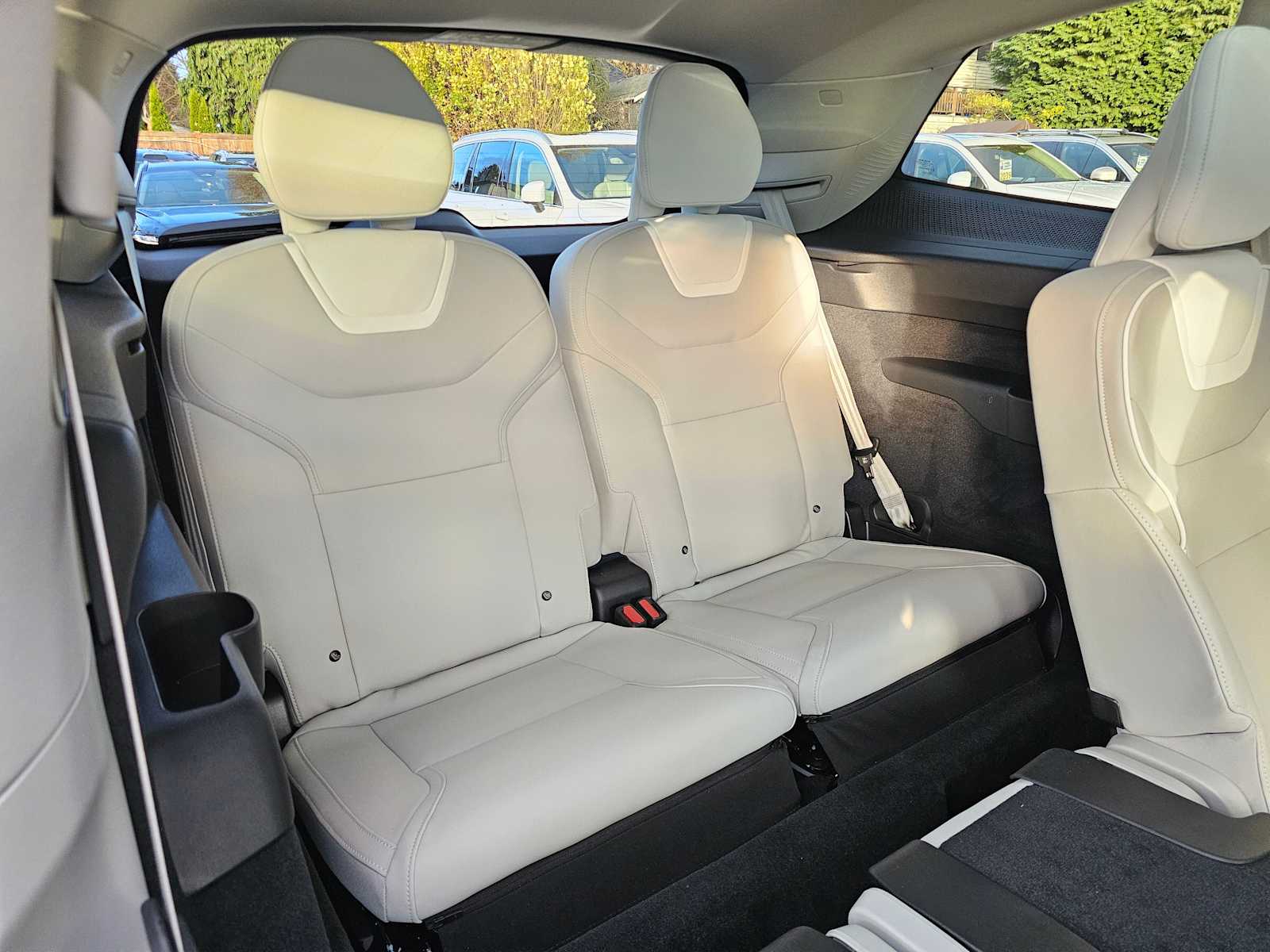 2025 Volvo EX90 Plus - Photo 13