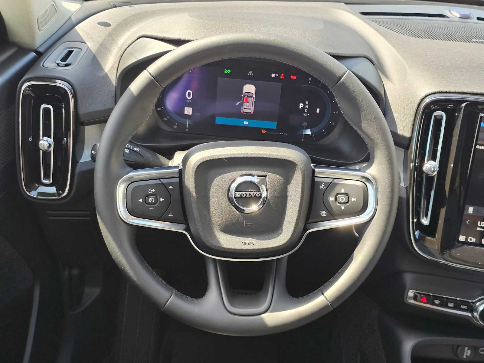 2025 Volvo XC40 Ultra - Photo 18