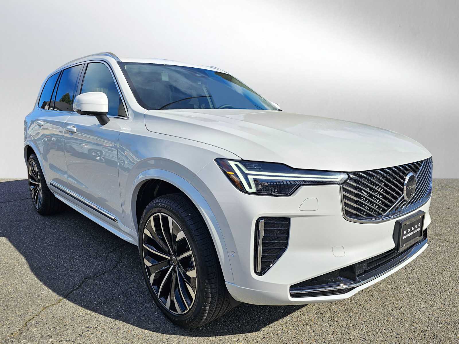 2025 Volvo XC90 B6 Plus Bright 7-Seater 4WD's photo