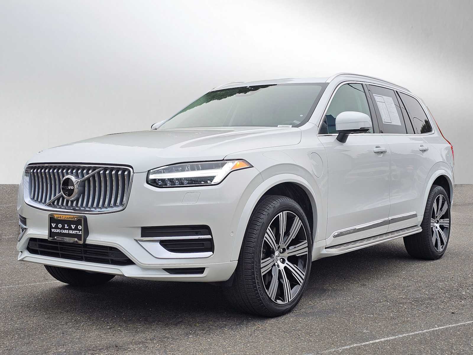 2024 Volvo XC90 Recharge T8 Plus photo 3