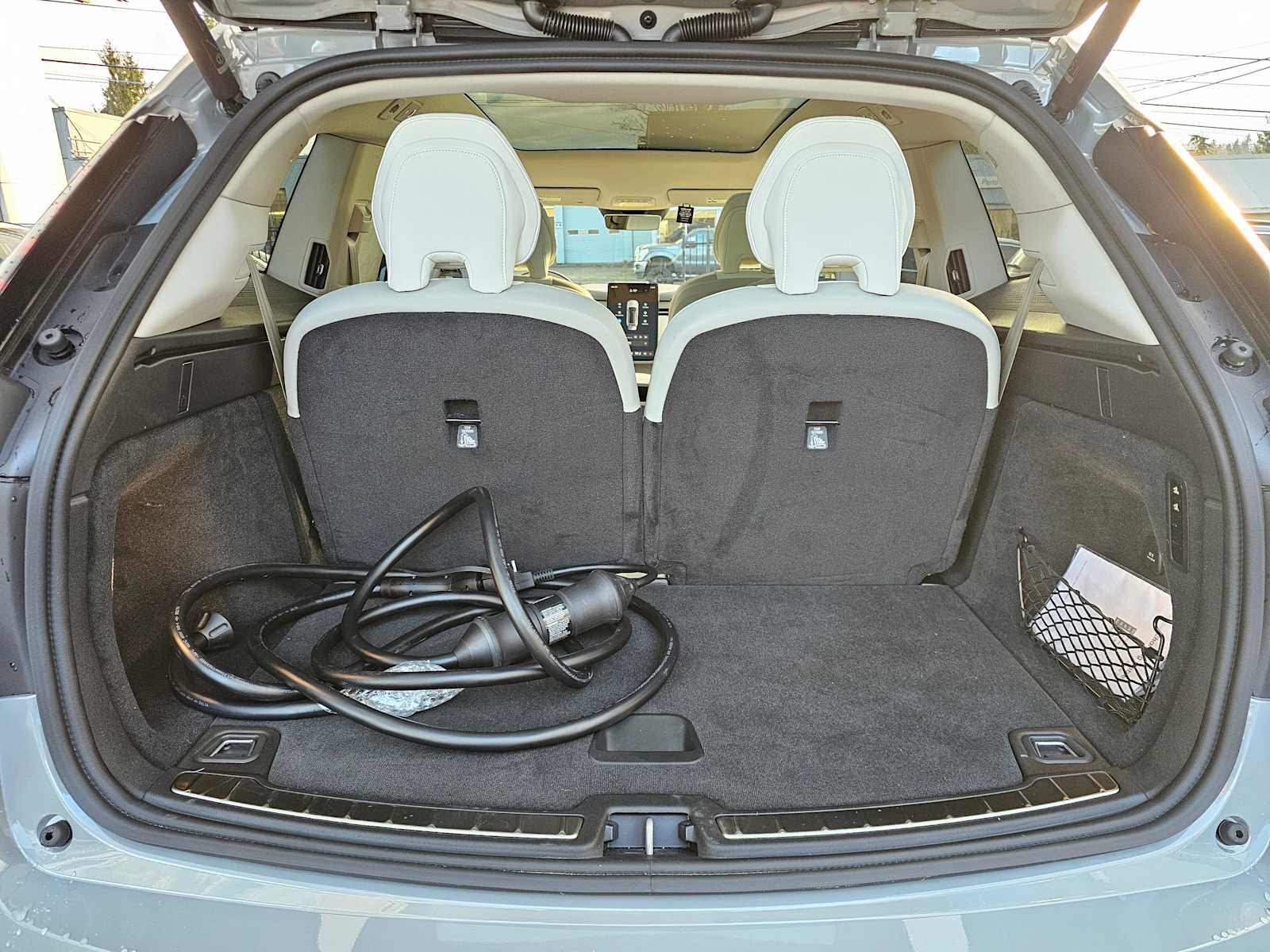 2025 Volvo EX90 Plus - Photo 17
