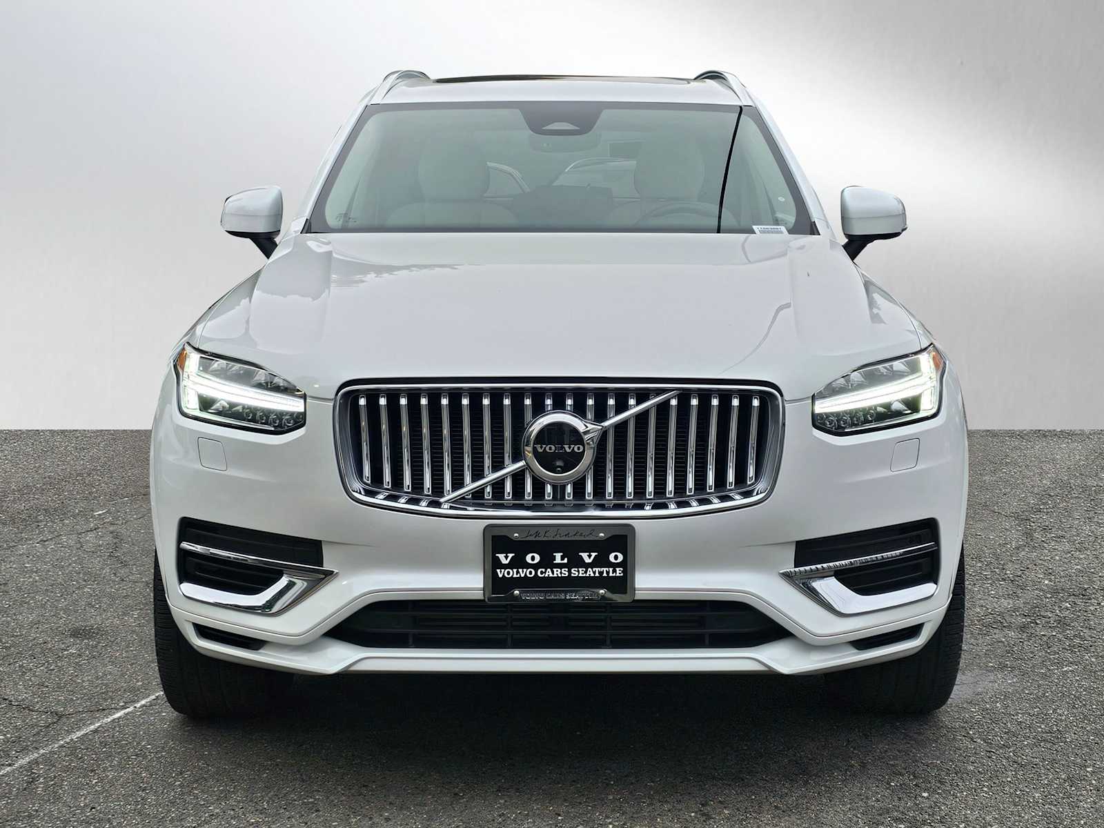 2024 Volvo XC90 Recharge T8 Plus photo 2