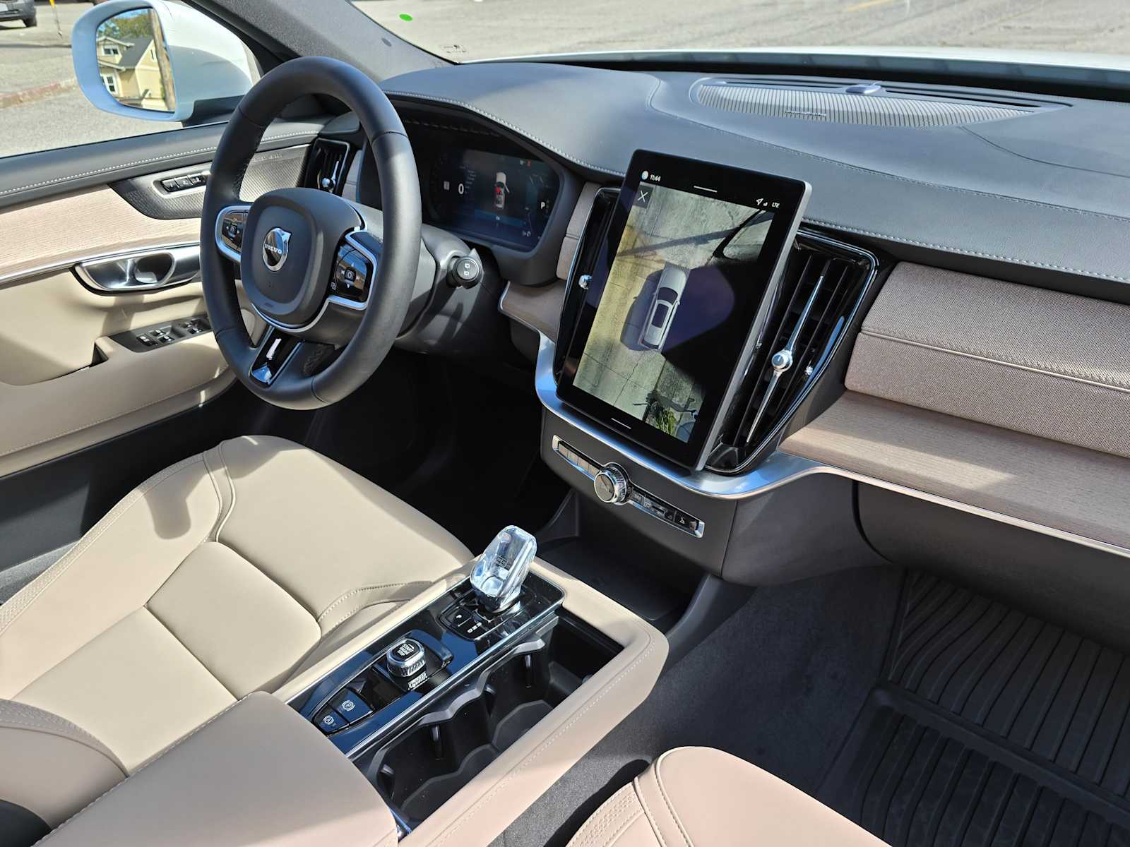 2026 Volvo XC90 Plus - Photo 12
