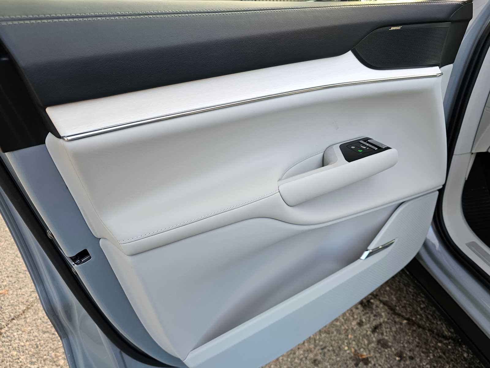 2025 Volvo EX90 Plus - Photo 19