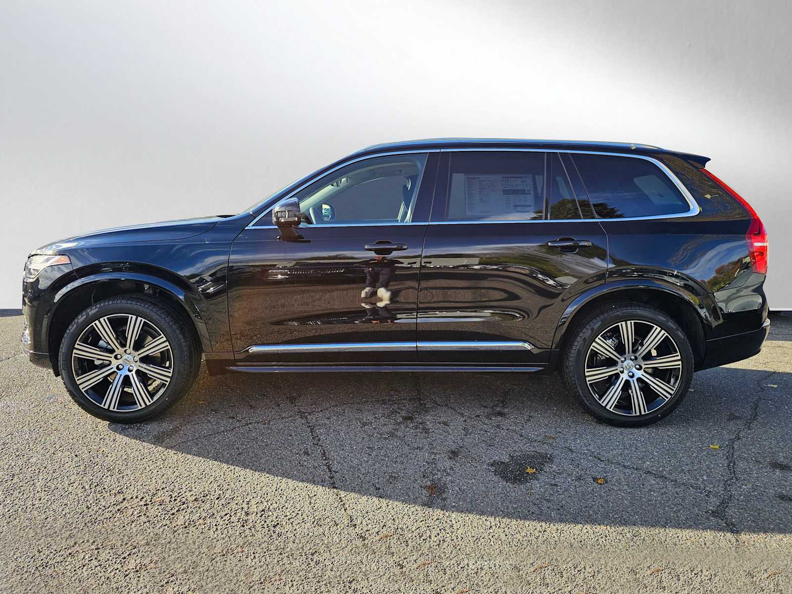 2025 Volvo XC90 Plus photo 2