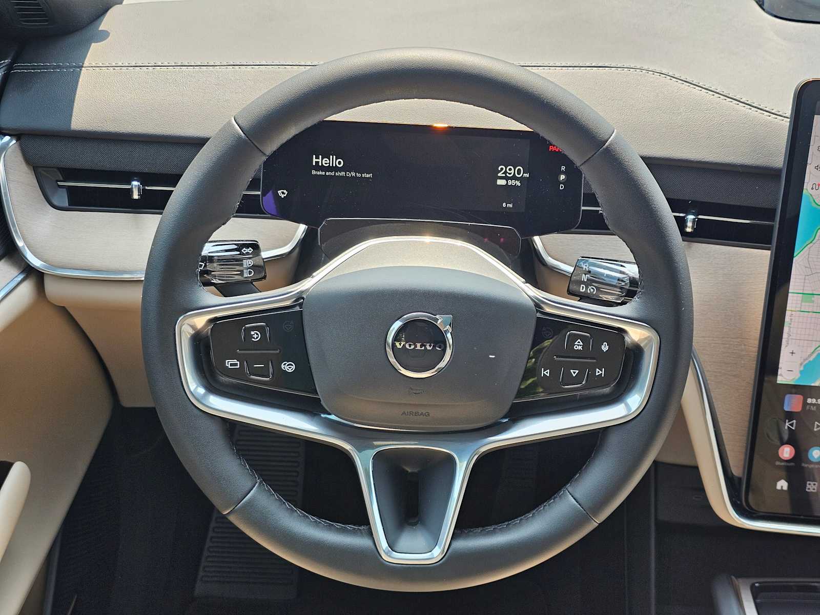 2025 Volvo EX90 Plus - Photo 18
