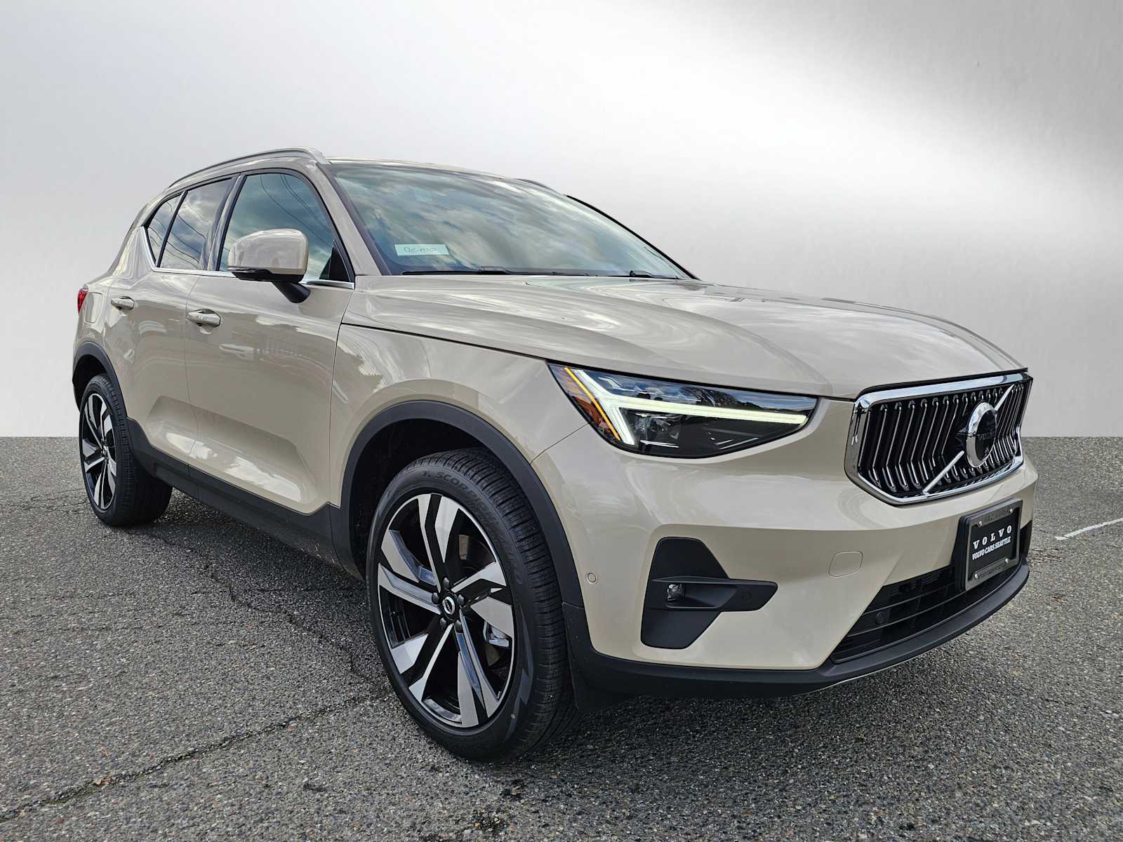 2025 Volvo XC40 Ultra's photo